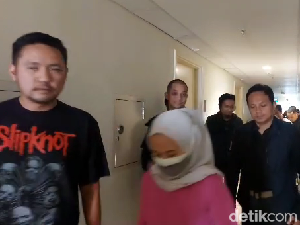 Si Kembar Rihana Rihani Pindah-pindah Apartemen Usai Tahu Jadi Buron Si Kembar Rihana Rihani Pindah-pindah Apartemen Usai Tahu Jadi Buron