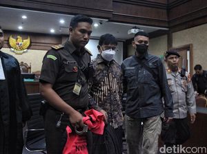 Johnny Plate Bantah Nikmati Rp 17,8 M dan Fasilitas di Korupsi BTS 4G