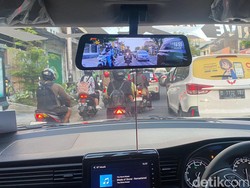 Canggihnya e-Mirror di Suzuki XL7 Hybrid, Tetap Jernih saat Gelap