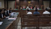Foto-foto Terdakwa Korupsi BTS Kominfo Hadapi Dakwaan