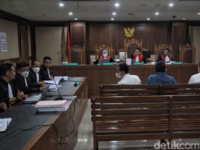 Foto-foto Terdakwa Korupsi BTS Kominfo Hadapi Dakwaan