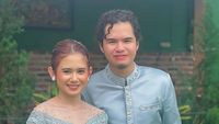 7 Gaya Tissa Biani Berkebaya Biru di Pernikahan Kakak, Didampingi Dul Djaelani