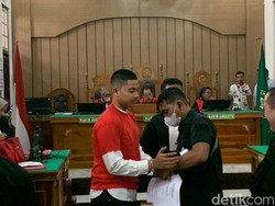 Penampakan Anak AKBP Achiruddin Hadiri Sidang Pembacaan Eksepsi di PN Medan