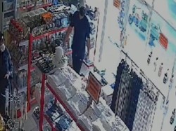 Aksi Gagal 3 WNA Gasak Uang Toko di Bangkalan dengan Hipnotis Karyawan