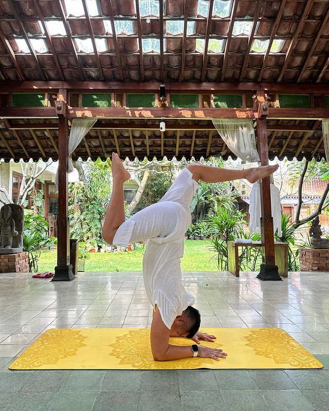 Anjasmara saat yoga