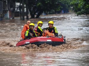 Banjir Landa China, 15 Orang Dilaporkan Tewas