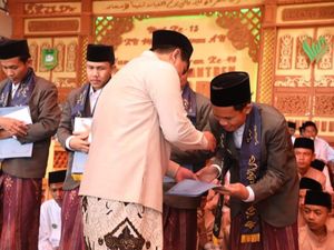 Pemprov Jateng Bagi Bisyaroh Rp 1 Juta ke 2.020 Santri Penghafal Al-Quran