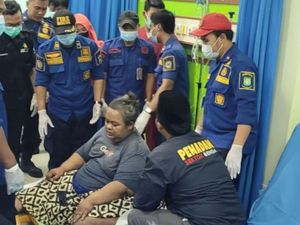 BPBD Tangerang Evakuasi Pria Berbobot 200 Kg ke RSUD BPBD Tangerang Evakuasi Pria Berbobot 200 Kg ke RSUD