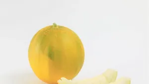 8 Buah Hybrid yang Eksis, Ada Pineberry hingga Melon Lemon