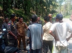 Pasca Viral Palak Sopir, Warga Enggan Atur Lalin Jalan Rusak