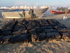 Penampakan 2,4 Ton Kokain yang Disita Angkatan Laut Meksiko