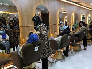 Dunia Hari Ini: Taliban di Afghanistan Perintahkan Salon Kecantikan Ditutup Dunia Hari Ini: Taliban di Afghanistan Perintahkan Salon Kecantikan Ditutup