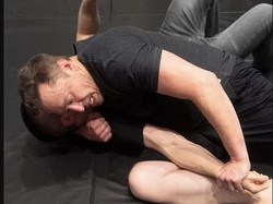 Persiapan Duel dengan Zuckerberg, Elon Musk Dilatih Legenda UFC