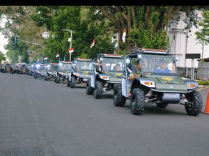TNI Pakai Mobil Nasional Komodo buat Blusukan ke Medan Ekstrem TNI Pakai Mobil Nasional Komodo buat Blusukan ke Medan Ekstrem