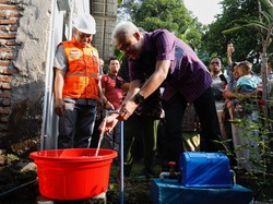 Ganjar Gratiskan Biaya Air Bersih untuk Warga Lewat Program SPAM