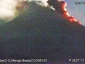 Gunung Merapi Erupsi Malam Ini