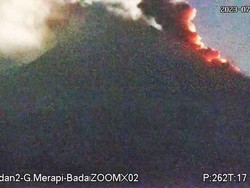 Gunung Merapi Erupsi Malam Ini