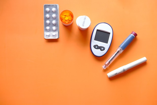 ilustrasi peralatan diabetes/foto:unsplash/ Towfiqu barbhuiya ilustrasi peralatan diabetes.