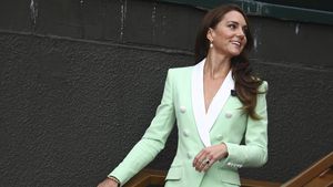 Foto: Kate Middleton Tiru Gaya Putri Diana, Ikut Tren Blazer Tanpa Dalaman