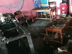 Kantor Panitia Pemungutan Suara di Dompyong Trenggalek Terbakar