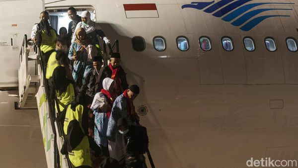 Momen Kedatangan Jemaah Haji Kloter Pertama Solo