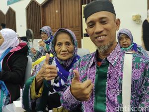 Kisah Jemaah Sempat Tinggalkan Ibu di Tenda saat Lempar Jumroh