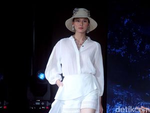 10 Koleksi Spring/Summer 2023 Purana, Baju Liburan dengan Detail Artwork 10 Koleksi Spring/Summer 2023 Purana, Baju Liburan dengan Detail Artwork