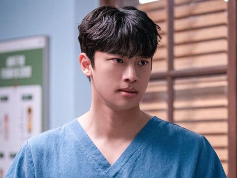 Lee Shin Young di Dr. Romantic 3