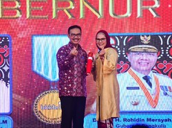 Bupati Indramayu Terima Penghargaan Manggala Karya Kencana dari BKKBN