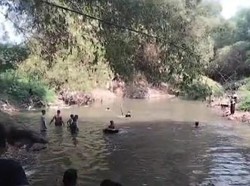 Pelajar 8 Tahun Tewas Tenggelam saat Mandi di Sungai Jombang