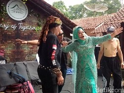 Main Debus Saat Nikah, Pengantin di Kuningan Sayat Wajah Pakai Golok
