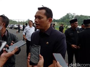 Respons Pj Walkot Tasikmalaya soal Tim Damkar Ngantor di Kolam Ikan