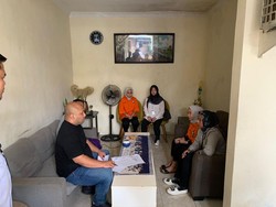 Potret Polisi Geledah Rumah Terkait Si Kembar, Rihana-Rihani Dihadirkan