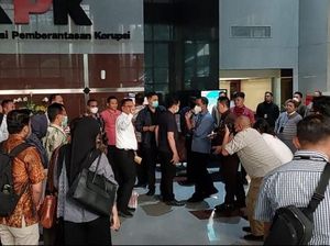 Potret Sambutan dan Tepuk Tangan Pegawai KPK Sambut Brigjen Endar Potret Sambutan dan Tepuk Tangan Pegawai KPK Sambut Brigjen Endar