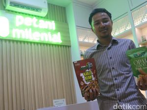 Mencoba Produk Petani Milenial di Pasar Kreatif Jabar