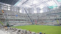 Medio Oktober 2021 ini, Jakarta International Stadium (JIS) sudah mulai terlihat bentuknya. Foto: AP/Dita Alangkara