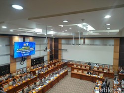 Korlantas Usul Pelat Nomor Nama Bayar Rp 500 Juta, Ini Kata Komisi III DPR