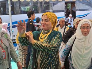 Jemaah Haji Makassar Pamer Emas saat Pulang dari Arab Diincar Bea Cukai Jemaah Haji Makassar Pamer Emas saat Pulang dari Arab Diincar Bea Cukai