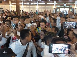 Gibran Tak Sebut Capres yang Didukung, Bebaskan Relawan Jokowi Memilih