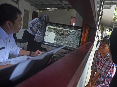 Warga Keluhkan Sistem Zonasi PPDB di Banten