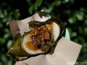 Antre Panjang Demi Bacang Isi Jando yang Kenyal dan Juicy