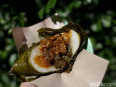 Antre Panjang Demi Bacang Isi Jando yang Kenyal dan Juicy