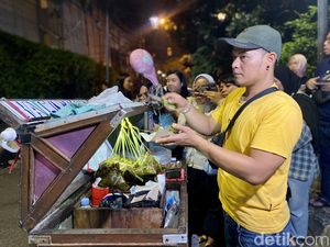 5 Jajanan Kaki Lima Viral di Bandung, Wajib Coba!