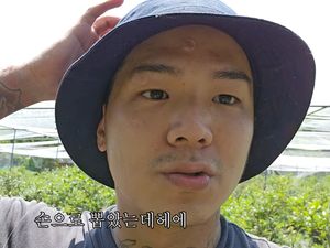 Mantan Idol KPop Ini Lebih Bahagia Usai Alih Profesi Jadi Tukang Rumput Mantan Idol KPop Ini Lebih Bahagia Usai Alih Profesi Jadi Tukang Rumput