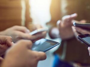 Telkomsel-XL Axiata Bikin FMC, Smartfren Enggan FOMO Telkomsel-XL Axiata Bikin FMC, Smartfren Enggan FOMO