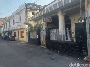 Katanya Jalan Terpendek di Indonesia Ada di Gresik, Panjangnya Cuma 50 Meter Katanya Jalan Terpendek di Indonesia Ada di Gresik, Panjangnya Cuma 50 Meter