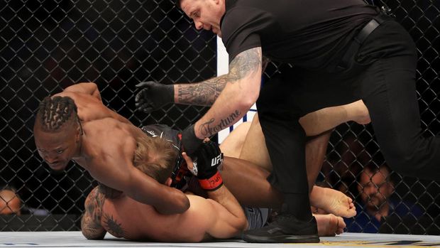 Jalin Turner LAS VEGAS, NEVADA - JULY 02: Jalin Turner (L) submits Brad Riddell of New Zealand in the first round of their lightweight bout during UFC 276 at T-Mobile Arena on July 02, 2022 in Las Vegas, Nevada. Carmen Mandato/Getty Images/AFP (Photo by Carmen Mandato / GETTY IMAGES NORTH AMERICA / Getty Images via AFP)