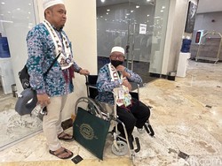 Dapat Tambahan 5 Liter Zamzam, Jemaah Senang dan Tak Keberatan Ambil ke Kantor Kemenag