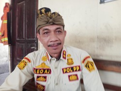 Kisah Menyentuh Kasatpol PP yang Sempat Tolong Kurir Buku Pembobol 9 SD