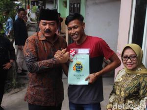Pesan Menteri ATR/BPN saat Bagikan Sertifikat Tanah Door to Door di Jombang
